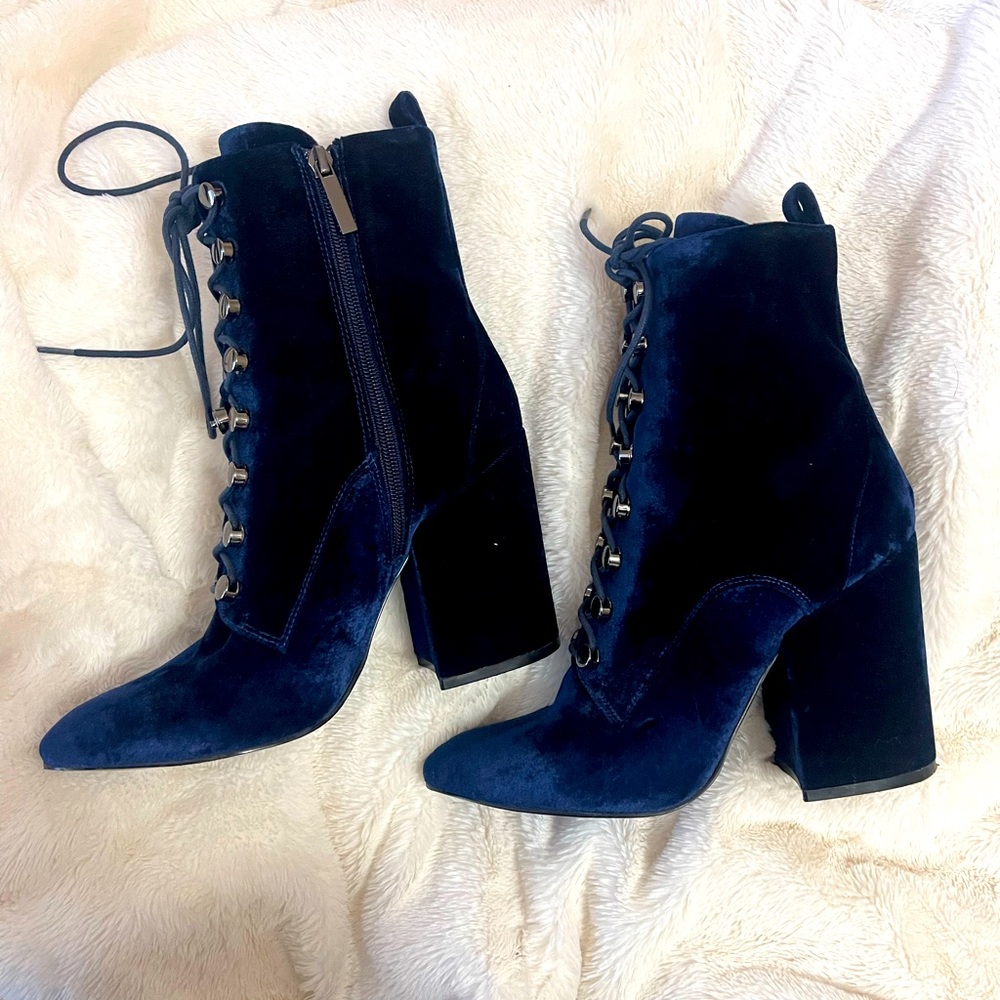 COPY - Blue Velvet heeled boots with laces